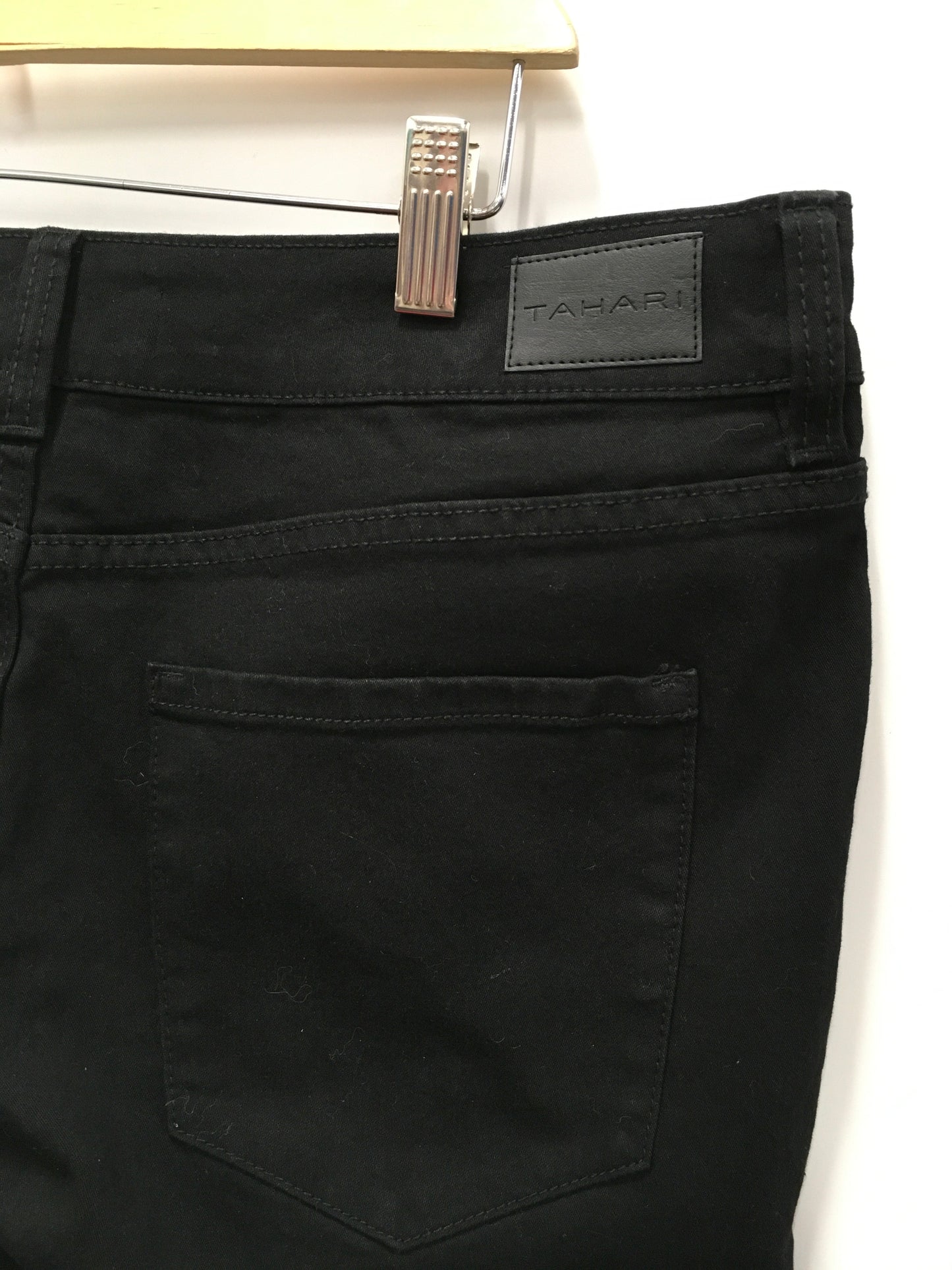 Black Capris Tahari By Arthur Levine, Size 14