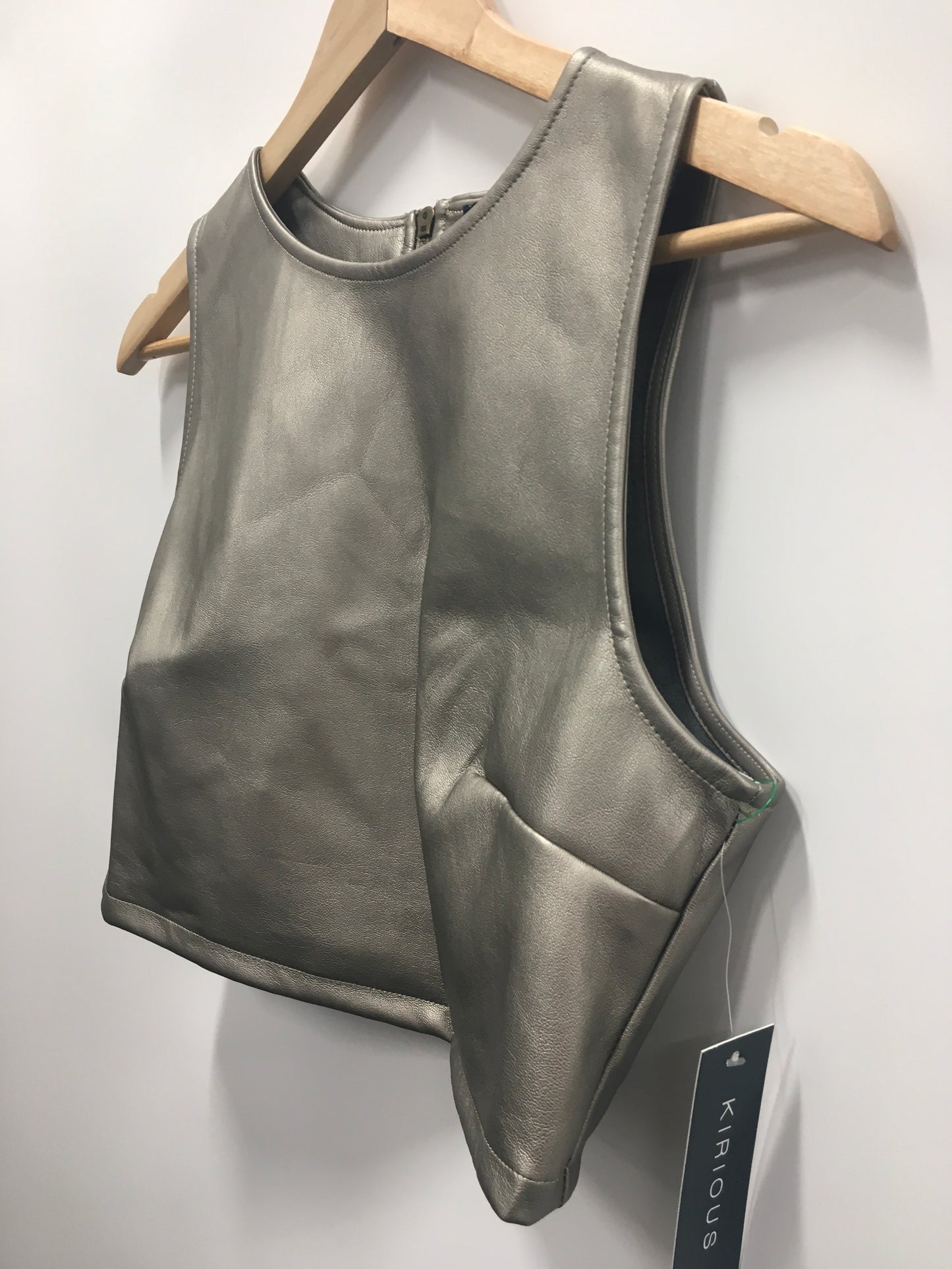 Top Sleeveless By Kirious In Silver, Size: M