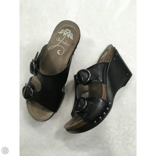 Sandals Heels Wedge By Dansko In Black, Size: 6