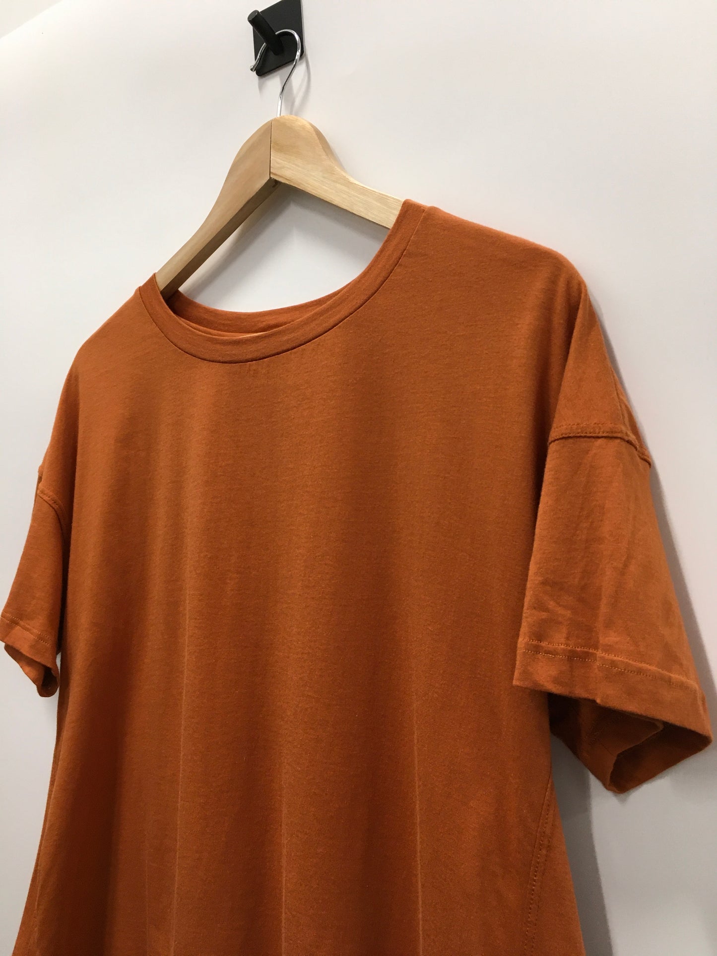 Top Short Sleeve By Tiny In Orange, Size: M