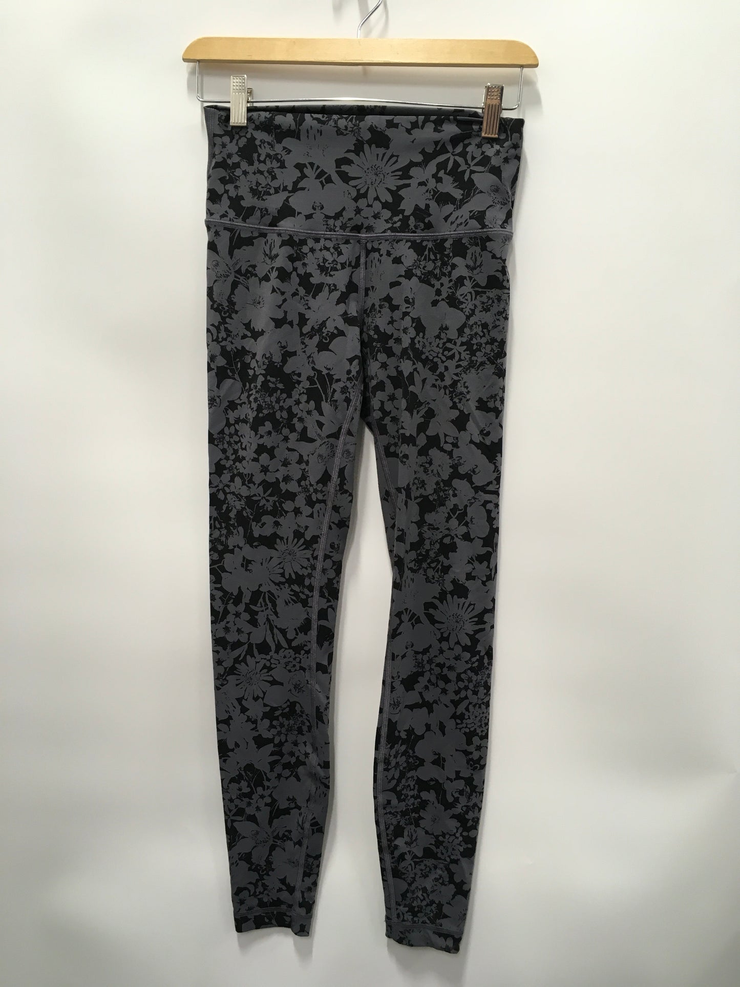 Athletic Leggings By Lululemon  Size: 6