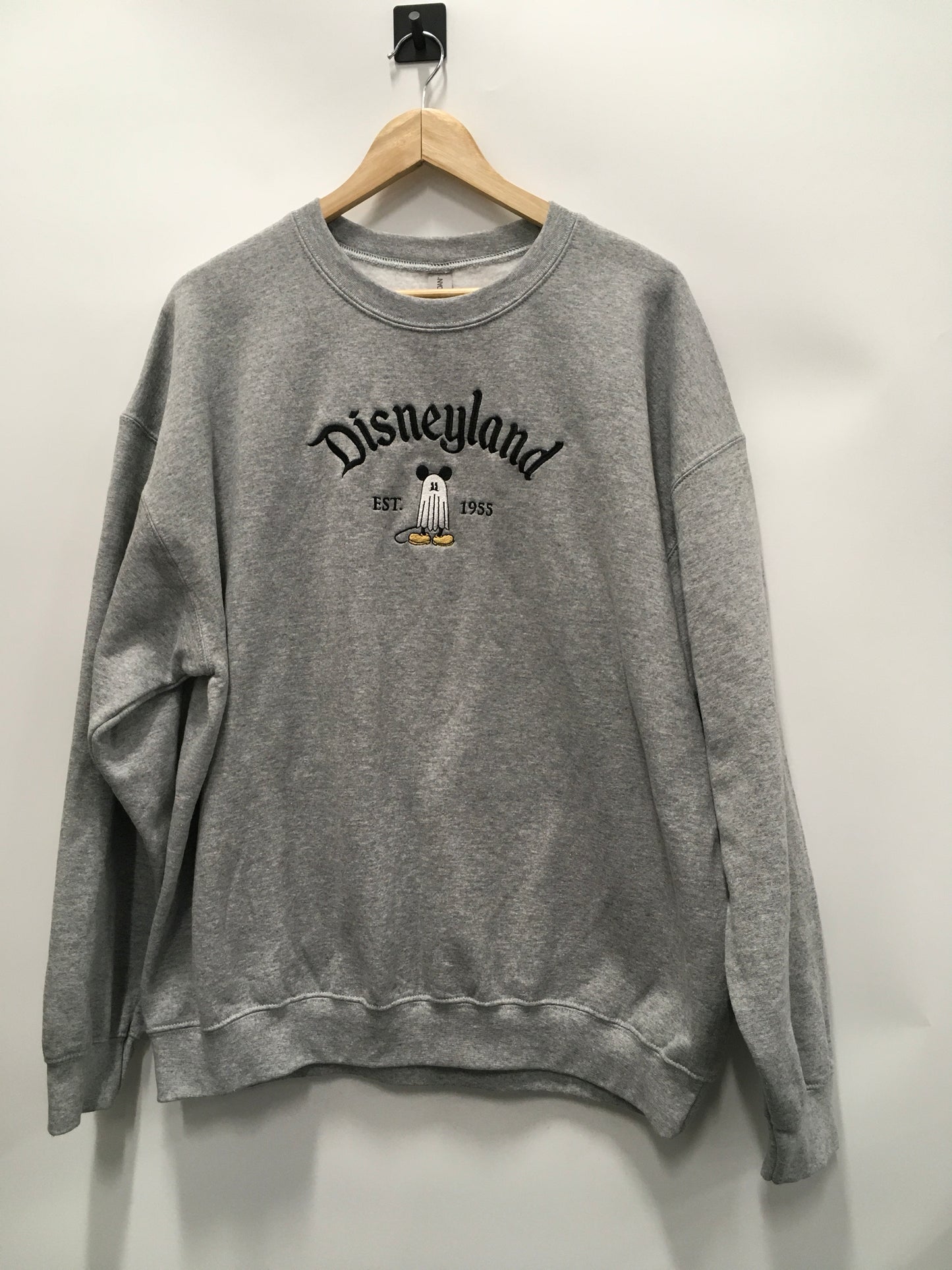 Sweatshirt Crewneck By Gildan In Grey, Size: Xl