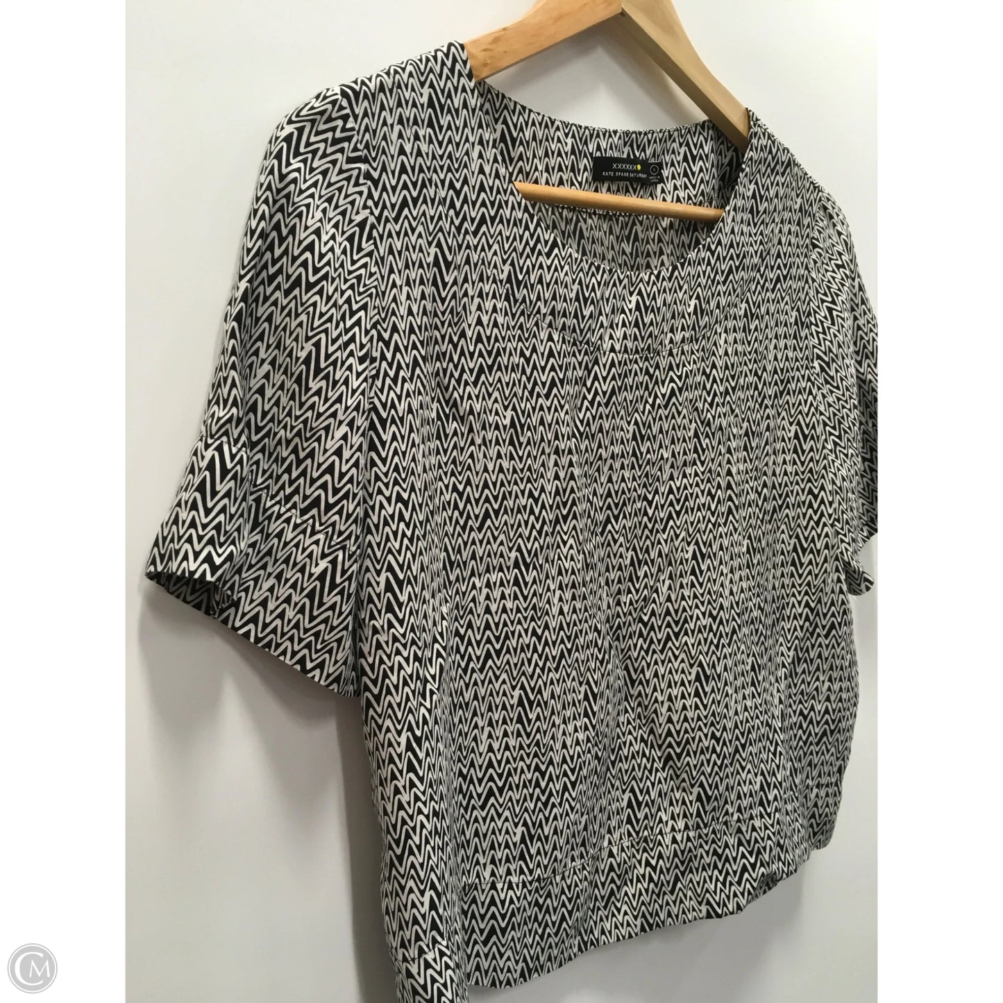 Top Short Sleeve Designer By Kate Spade In Black & White, Size: S