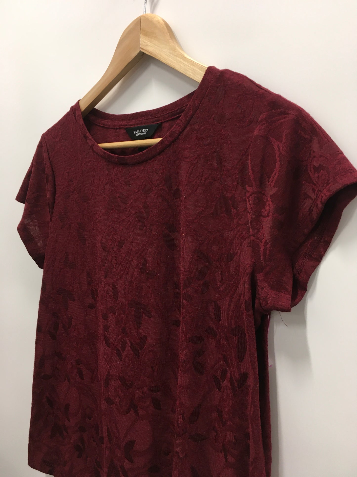 Top Short Sleeve By Simply Vera In Red, Size: Petite  M