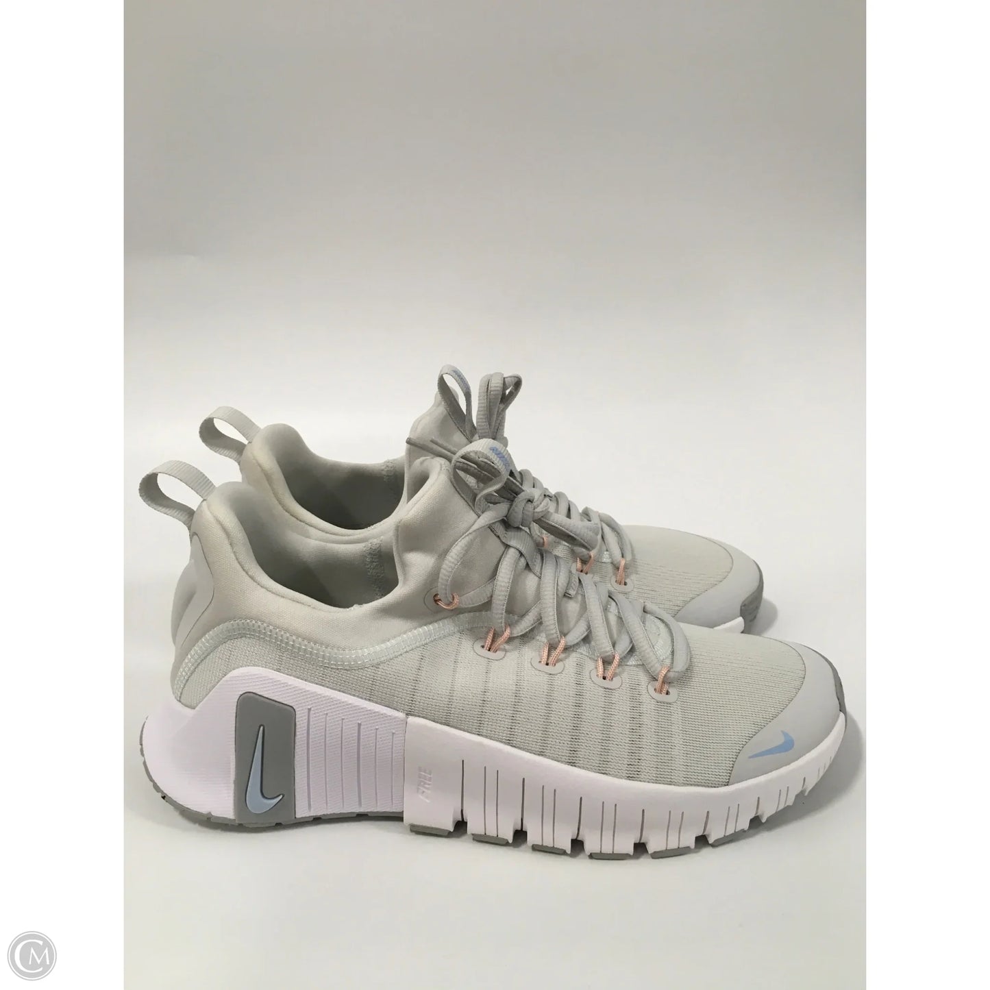 Shoes Athletic By Nike In Grey & White, Size: 9