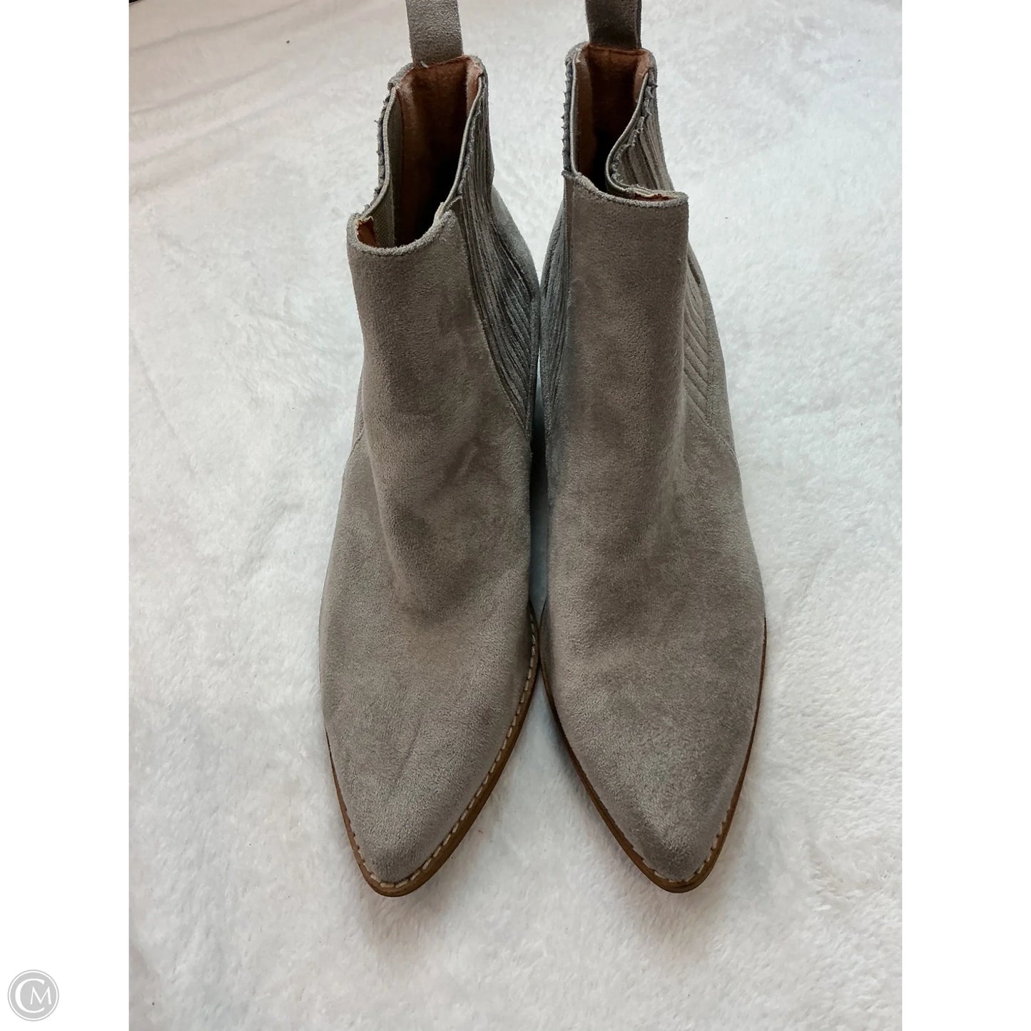 Boots Ankle Flats By Clothes Mentor In Grey, Size: 8.5