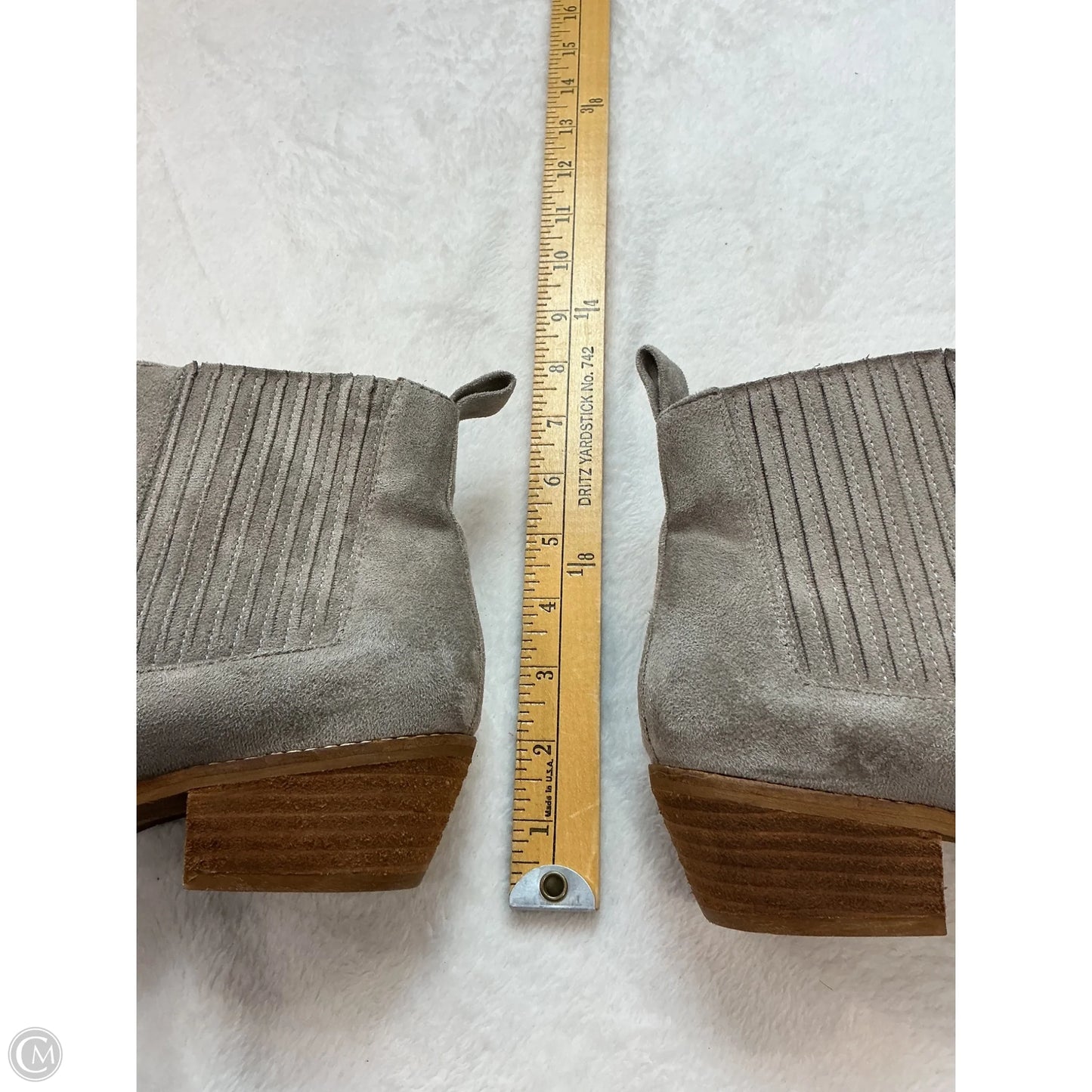 Boots Ankle Flats By Clothes Mentor In Grey, Size: 8.5