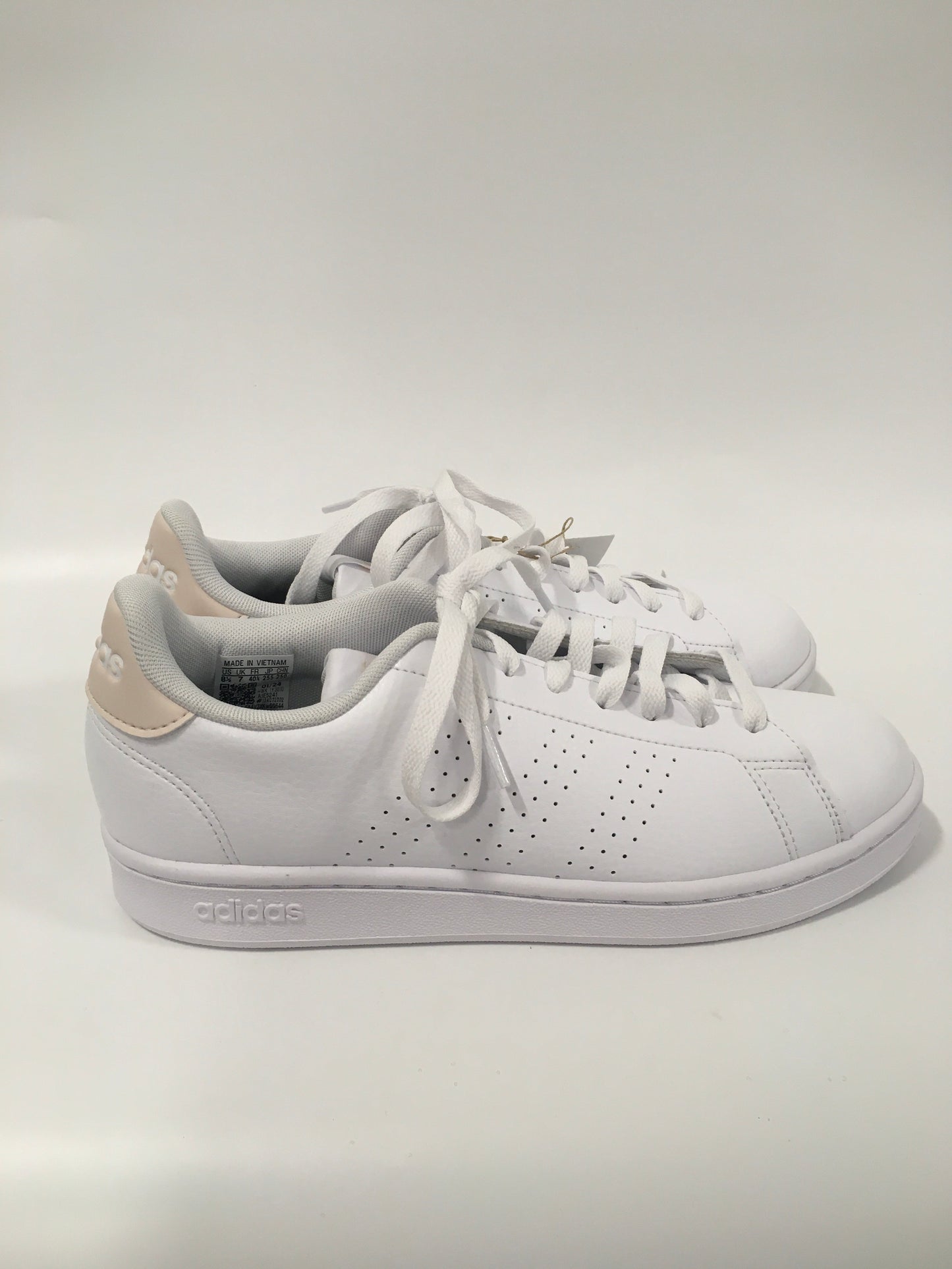 Shoes Sneakers By Adidas In White, Size: 8.5