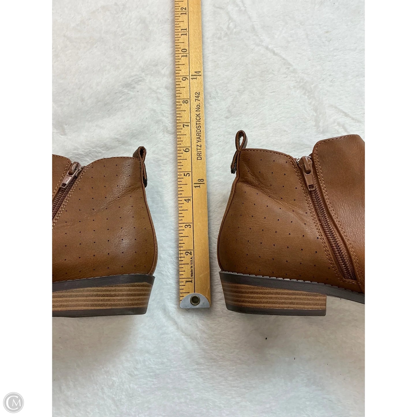 Boots Ankle Flats By Clothes Mentor In Tan, Size: 8.5