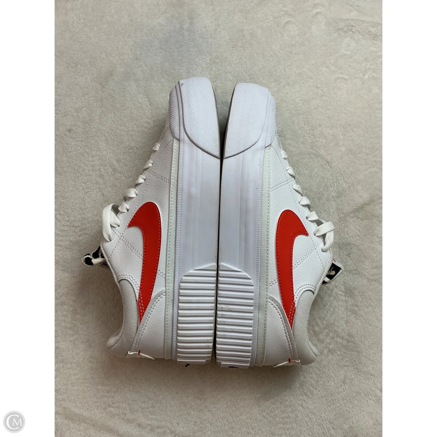 Shoes Sneakers By Nike In White, Size: 8