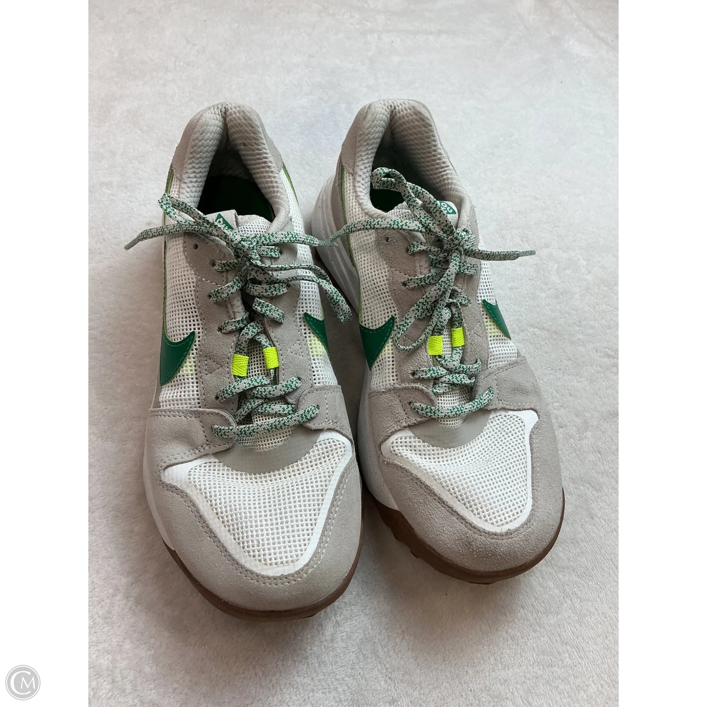 Shoes Athletic By Nike In Grey & White, Size: 7