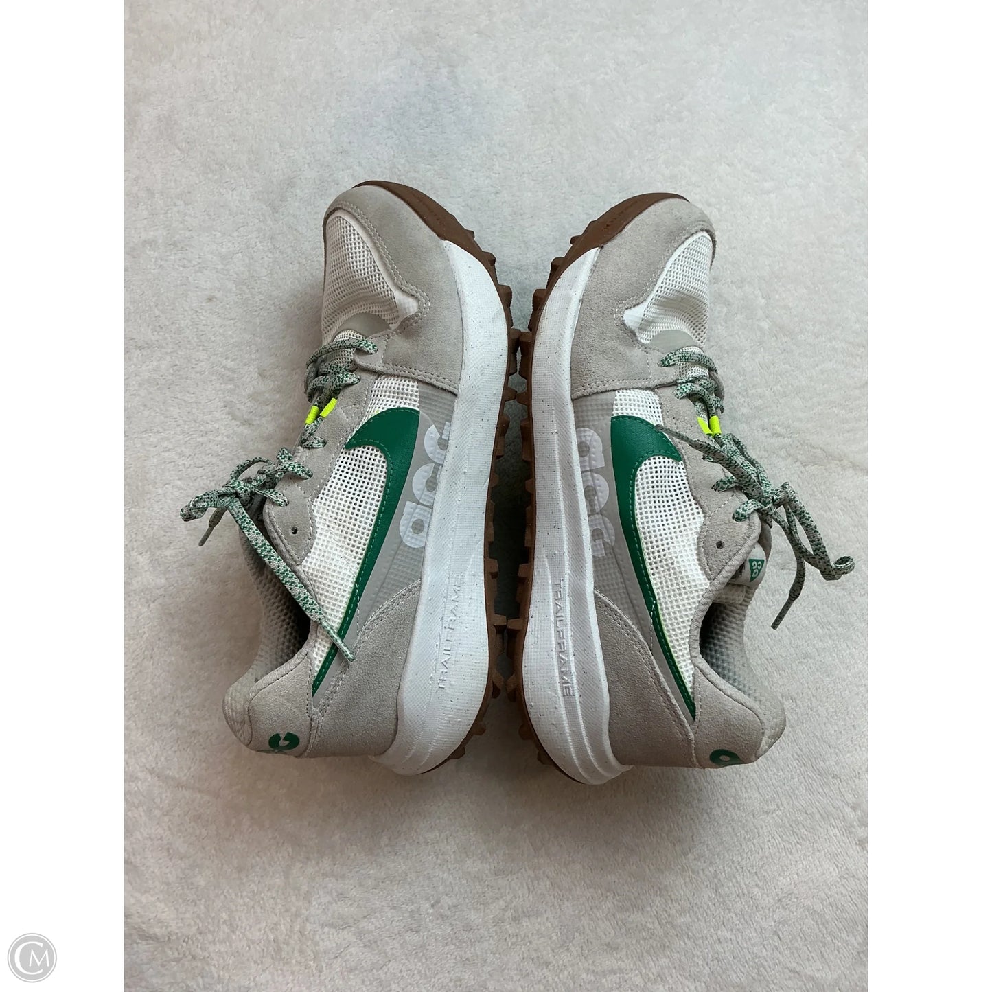 Shoes Athletic By Nike In Grey & White, Size: 7