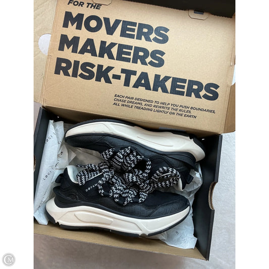 Shoes Sneakers By Clothes Mentor In Black & Cream, Size: 8