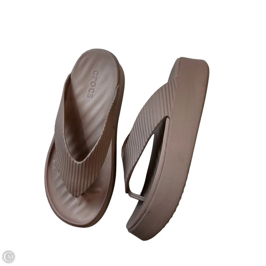Sandals Flip Flops By Crocs In Mauve, Size: 10