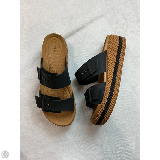 Sandals Heels Platform By Crocs In Black & Brown, Size: 8