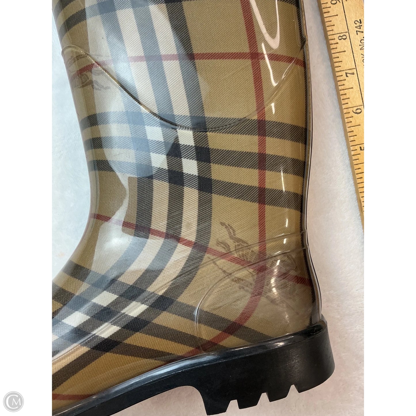 Boots Luxury Designer By Burberry In Plaid Pattern, Size: 8.5