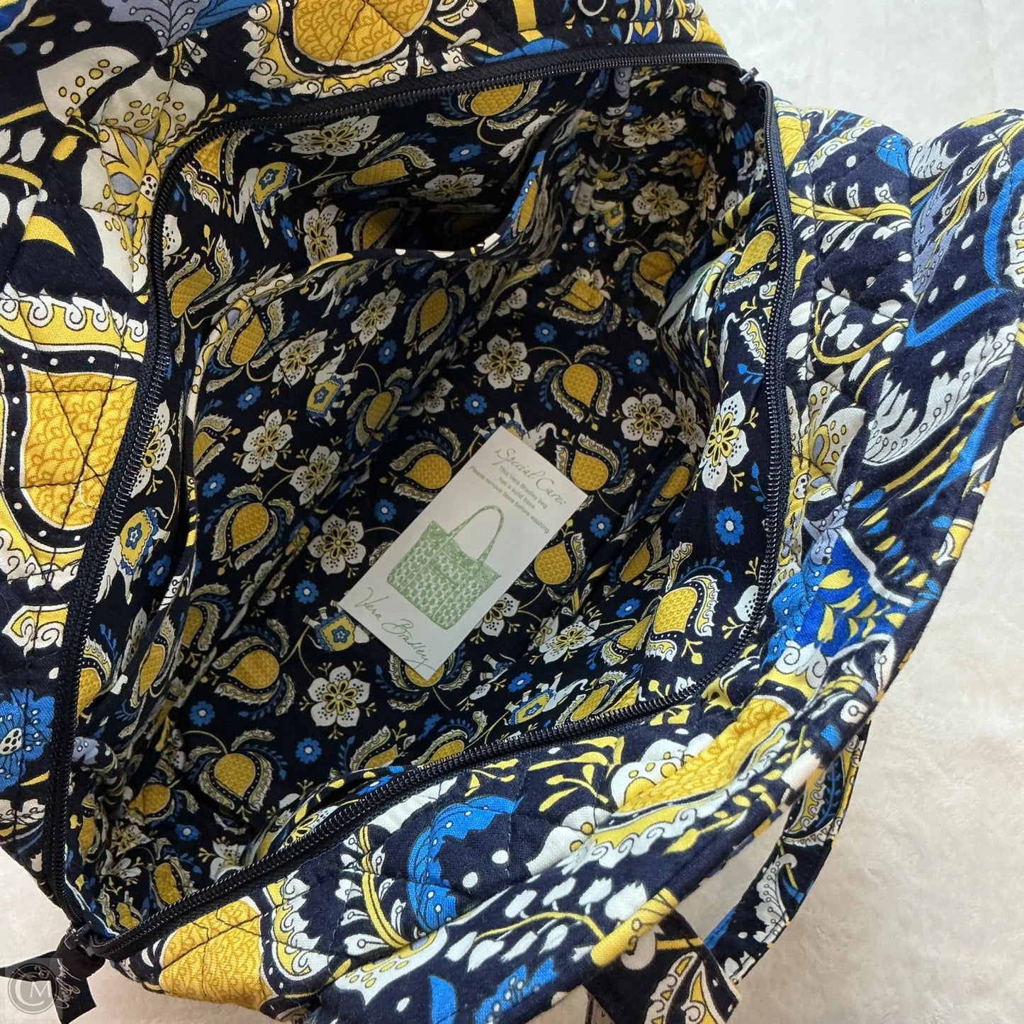 Handbag By Vera Bradley, Size: Large