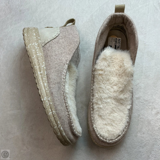 Shoes Flats By Hey Dude In Cream, Size: 11