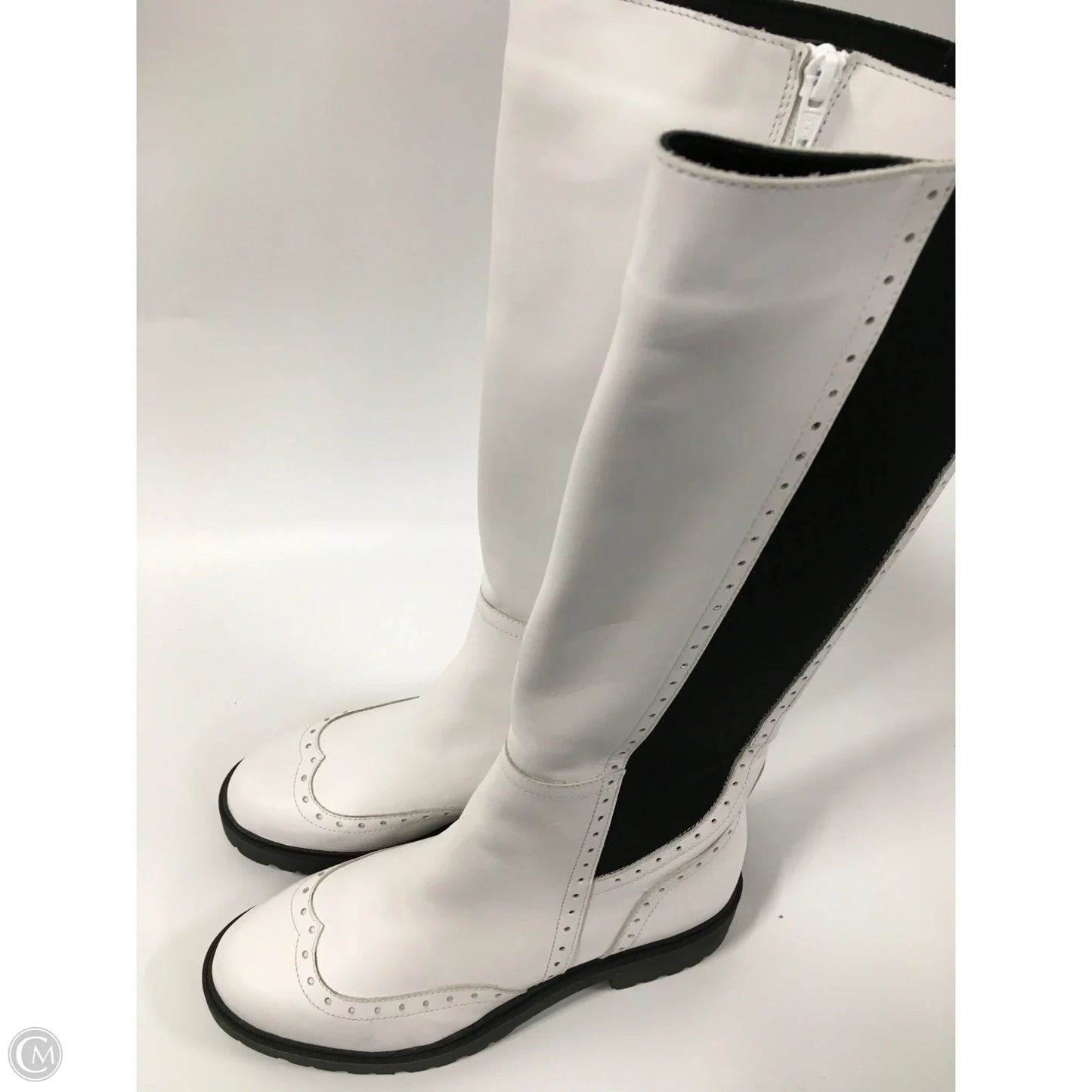 Boots Knee Flats By Clothes Mentor In Black & White, Size: 8.5