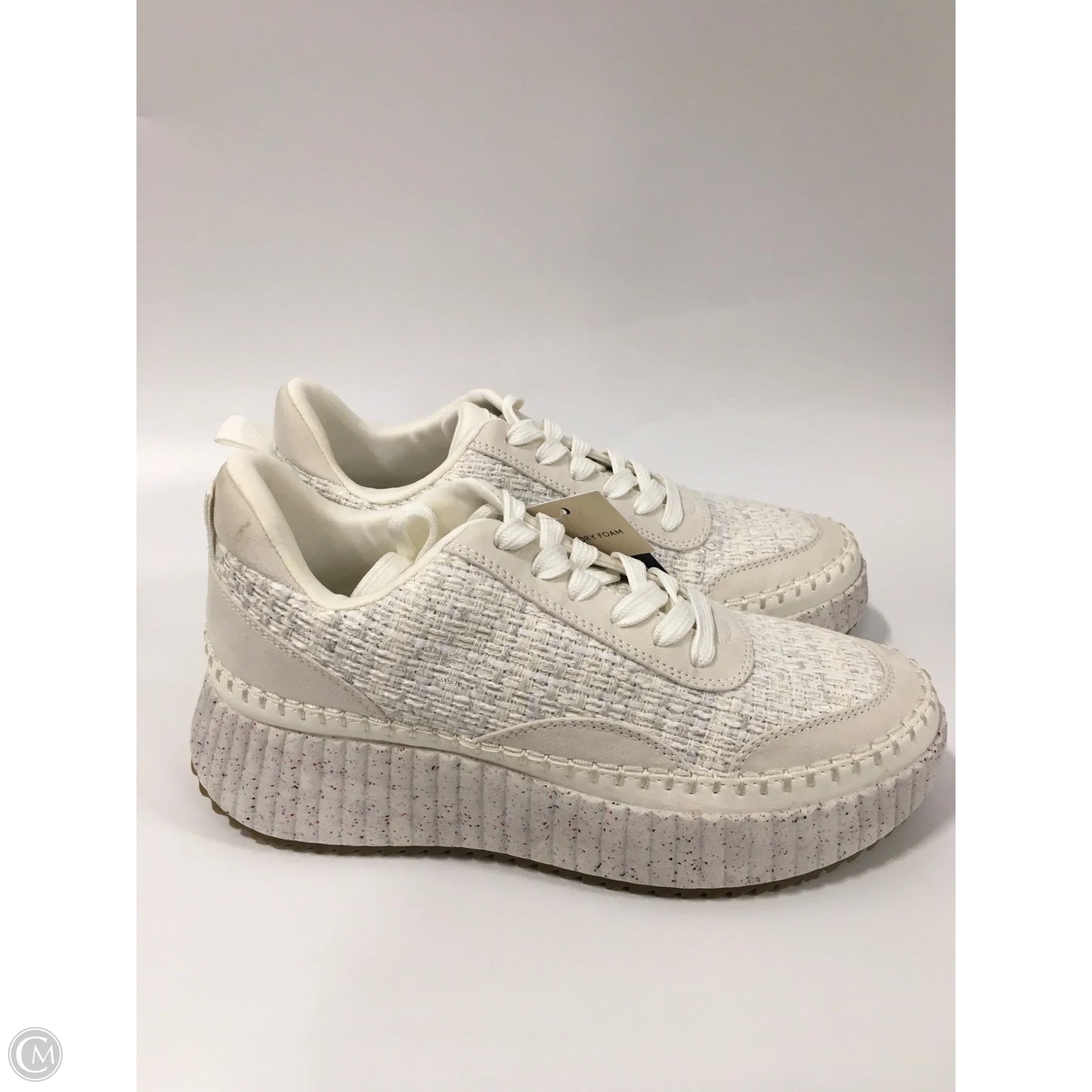 Shoes Sneakers By Universal Thread In White, Size: 8.5