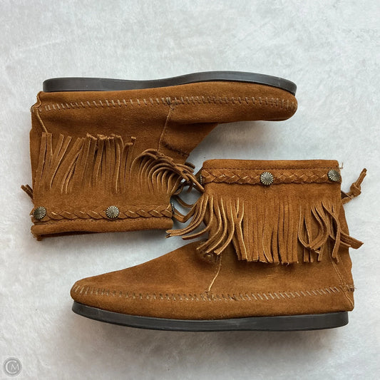 Boots Ankle Flats By Minnetonka In Brown, Size: 7