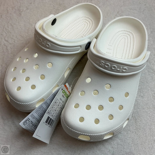 Shoes Flats By Crocs In White, Size: 8