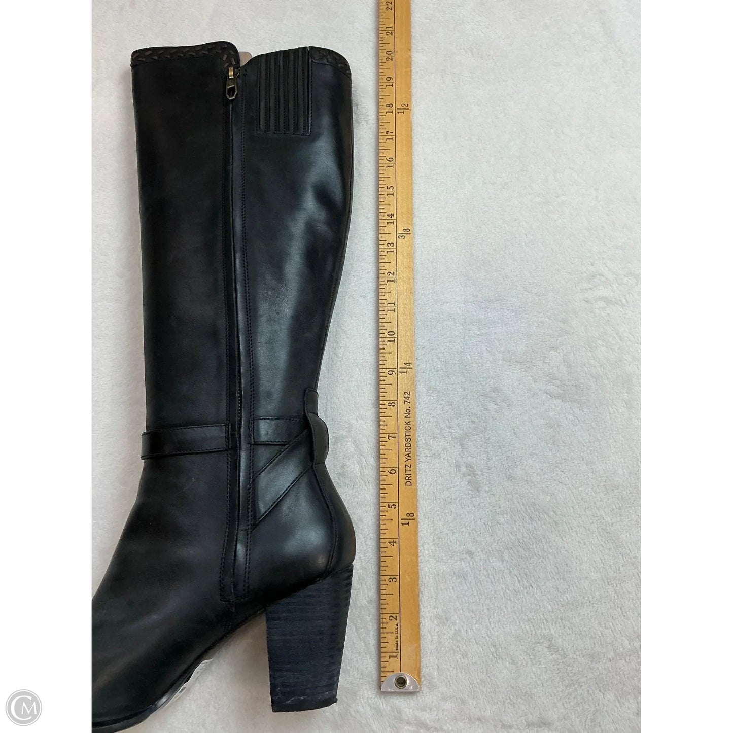 Boots Designer By Ugg In Black, Size: 9.5