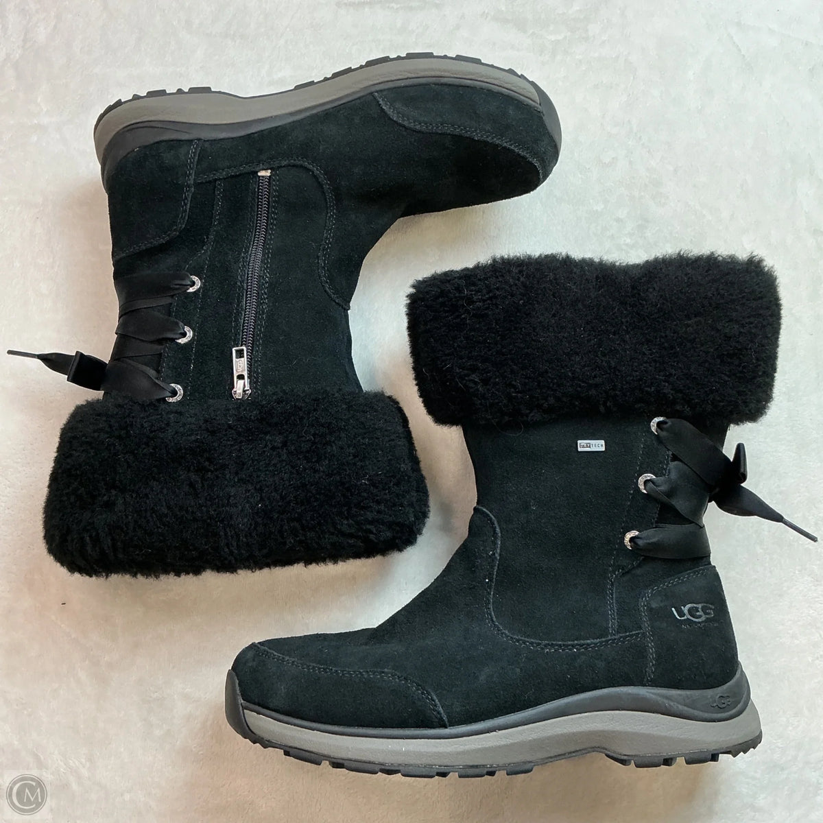 Boots Designer By Ugg In Black, Size: 9
