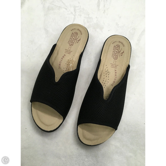 Sandals Flats By Clothes Mentor In Black, Size: 10