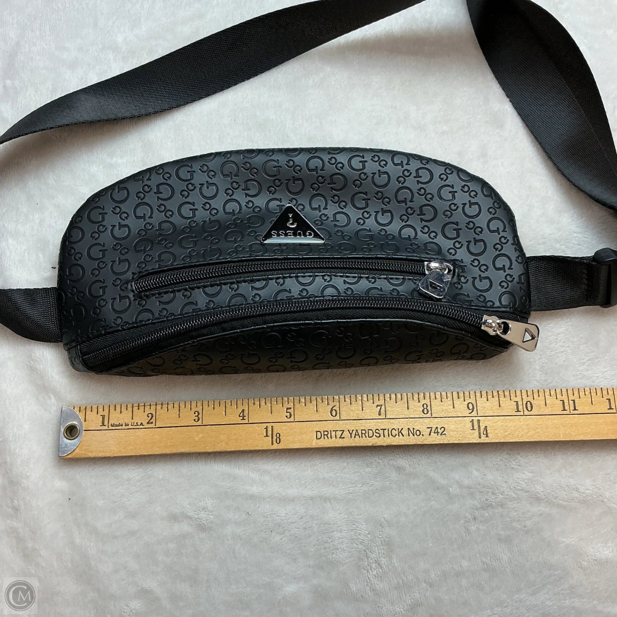 Belt Bag By Guess, Size: Medium