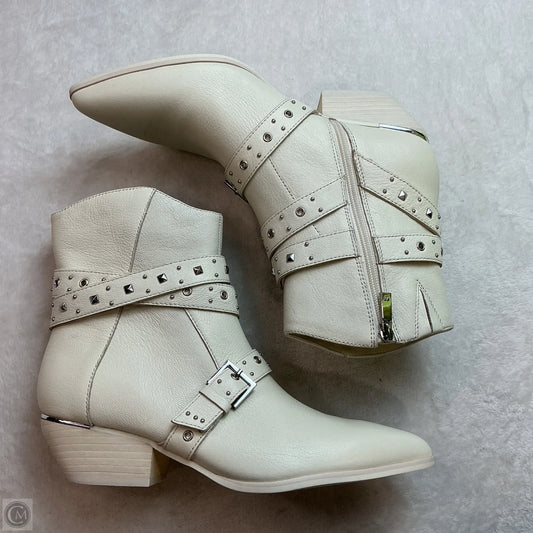 Boots Ankle Heels By Kenneth Cole In Cream, Size: 8.5