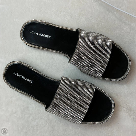 Sandals Flats By Steve Madden In Black & Silver, Size: 10