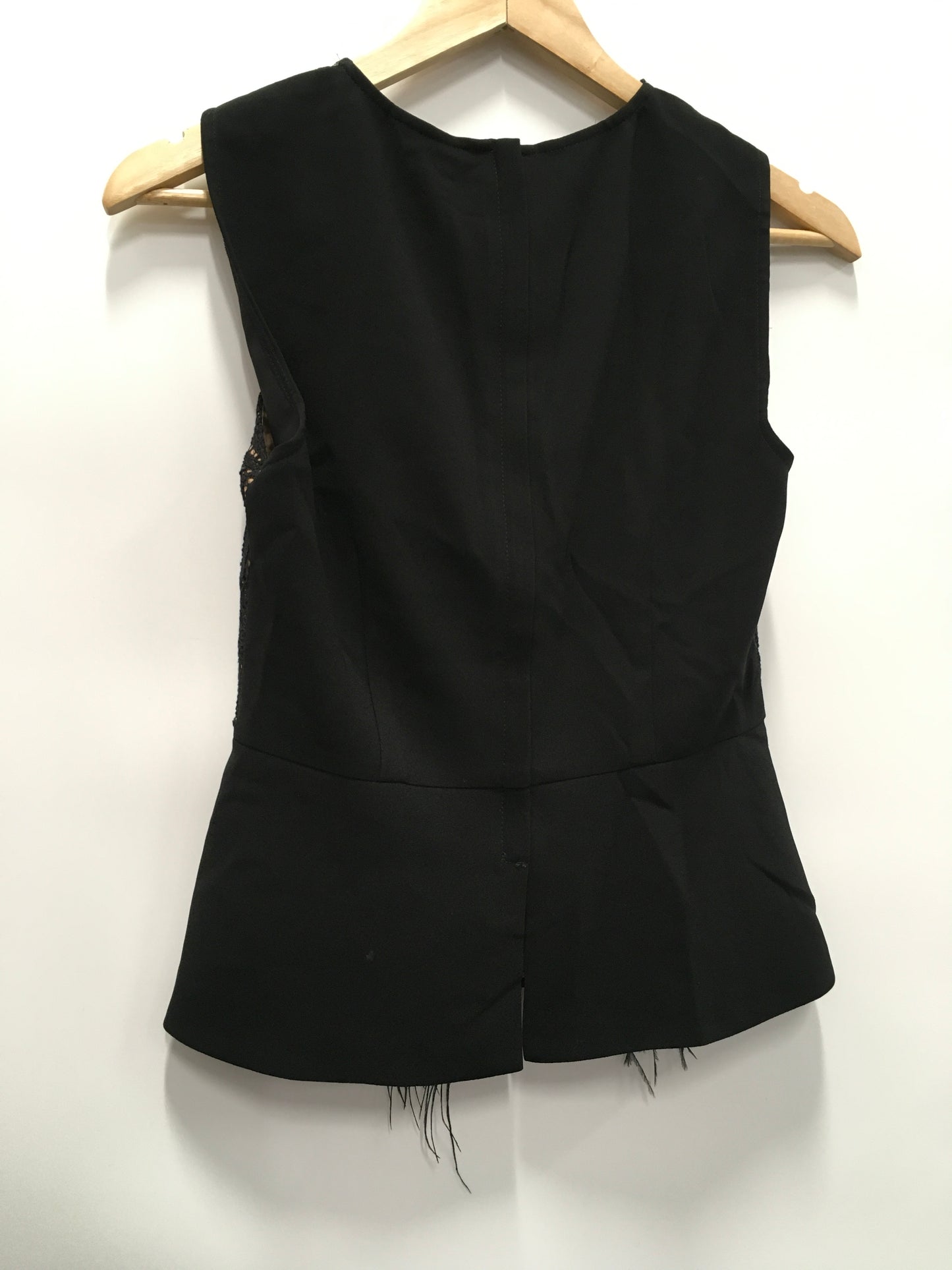 Top Sleeveless By Bcbgmaxazria In Black Cream, Size: Xs