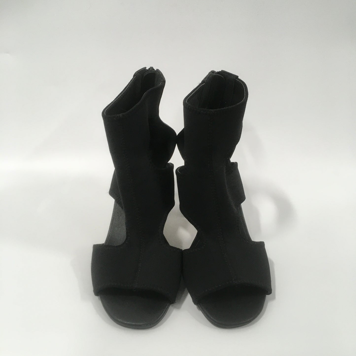 Black Shoes Heels Block Donald Pliner, Size 6