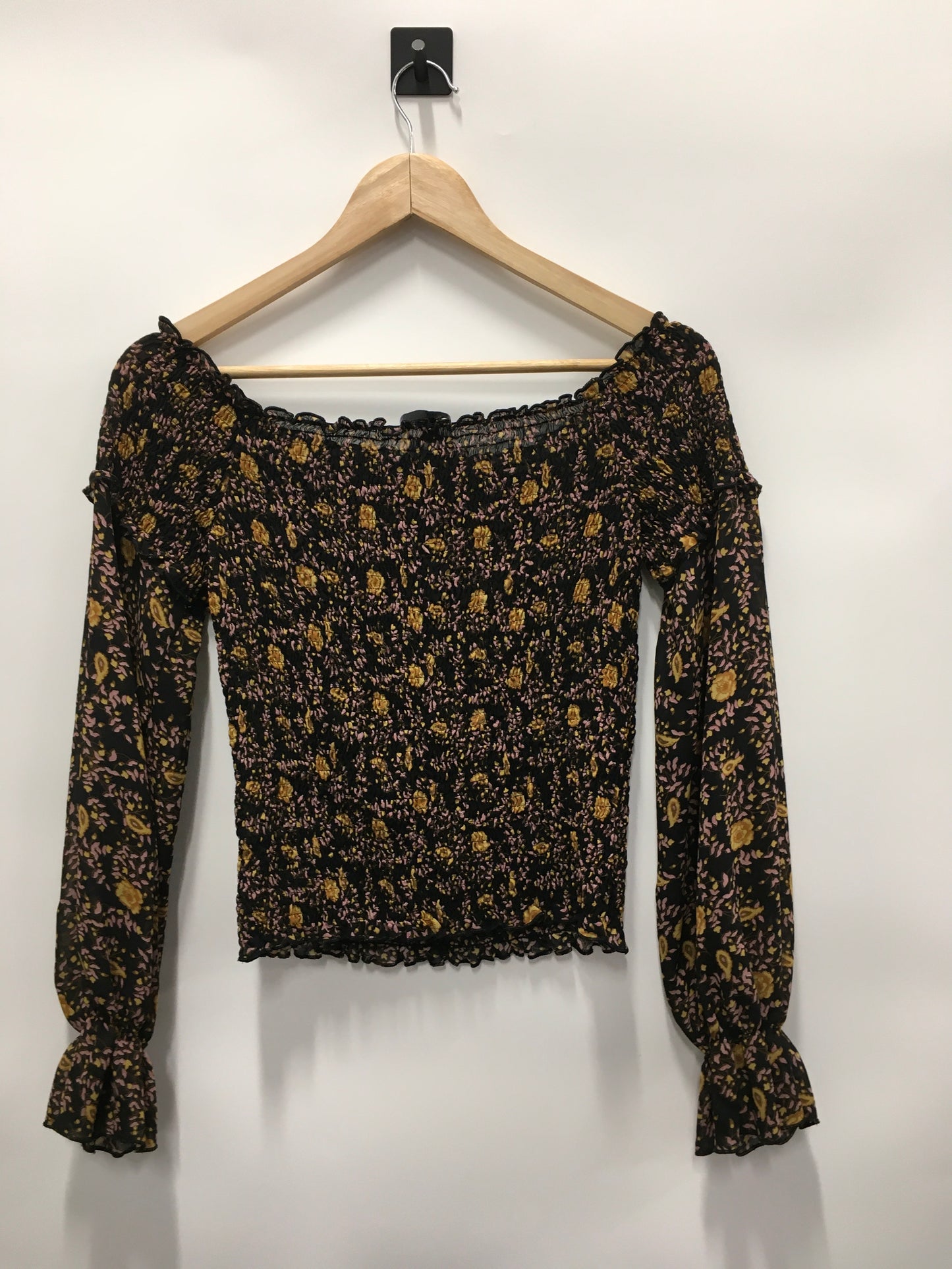 Top Long Sleeve By Lucy Paris In Black & Yellow, Size: M