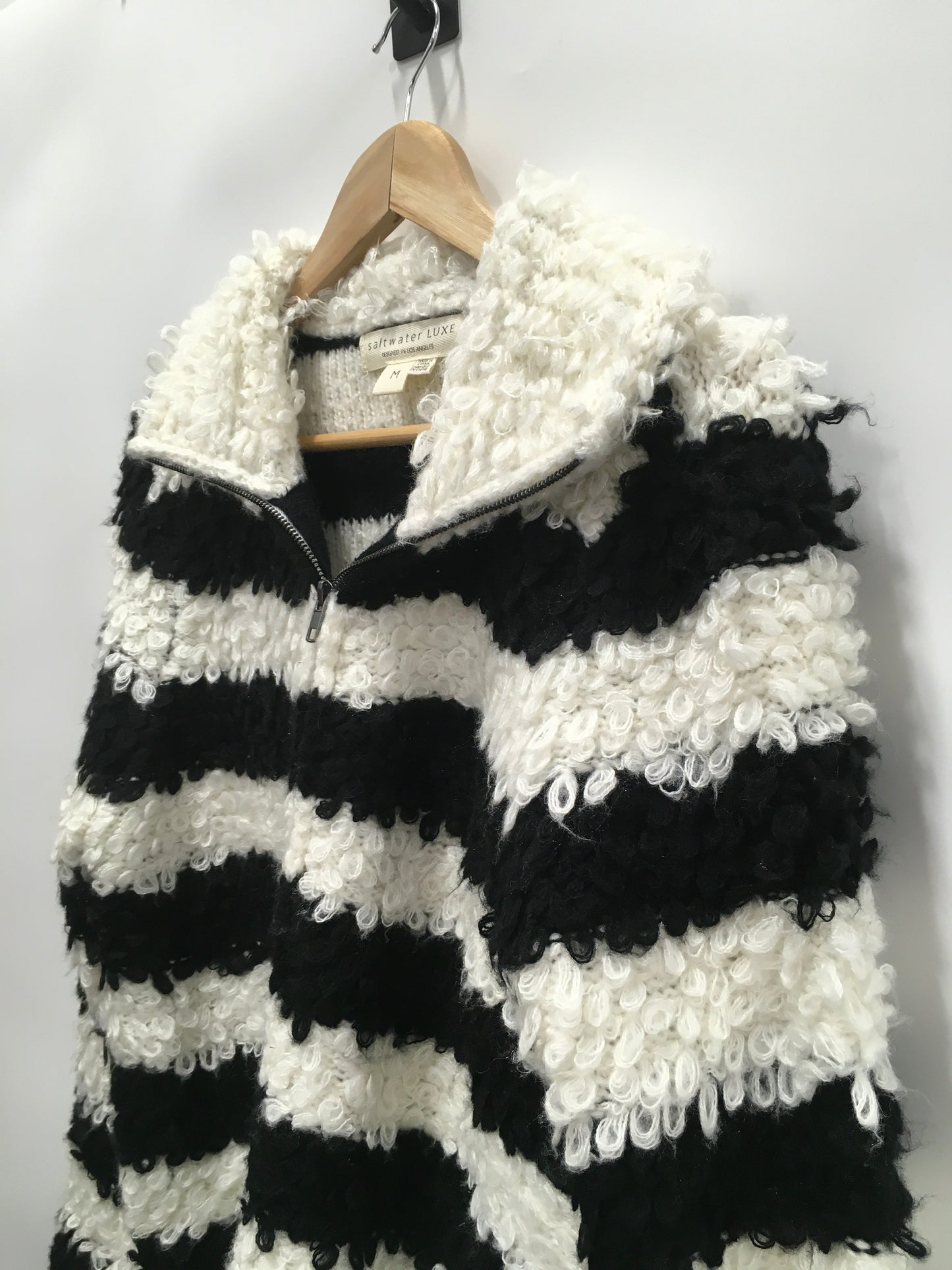 Sweater Cardigan By Clothes Mentor In Black & White, Size: M