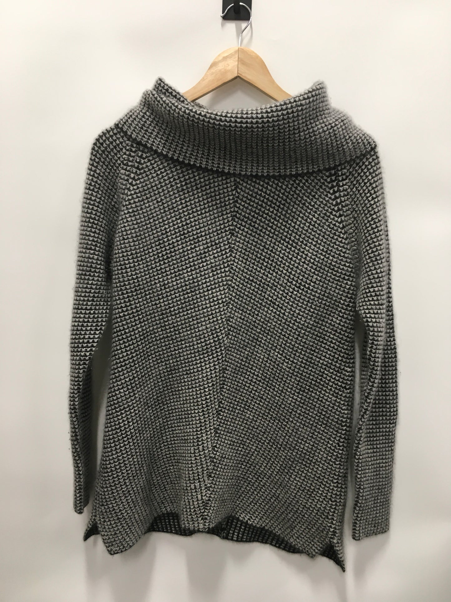 Sweater Cashmere By Saks Fifth Avenue In Grey, Size: S