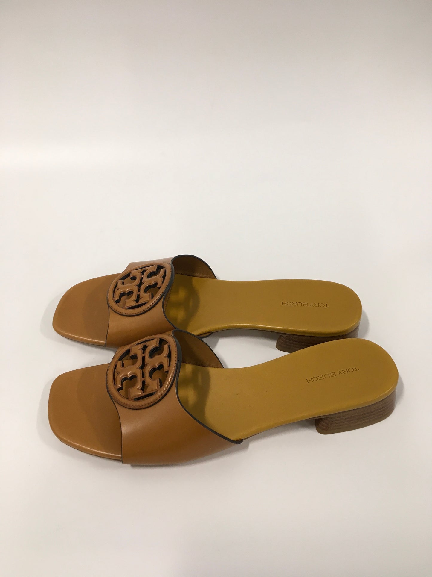 Sandals Designer By Tory Burch In Tan, Size: 9