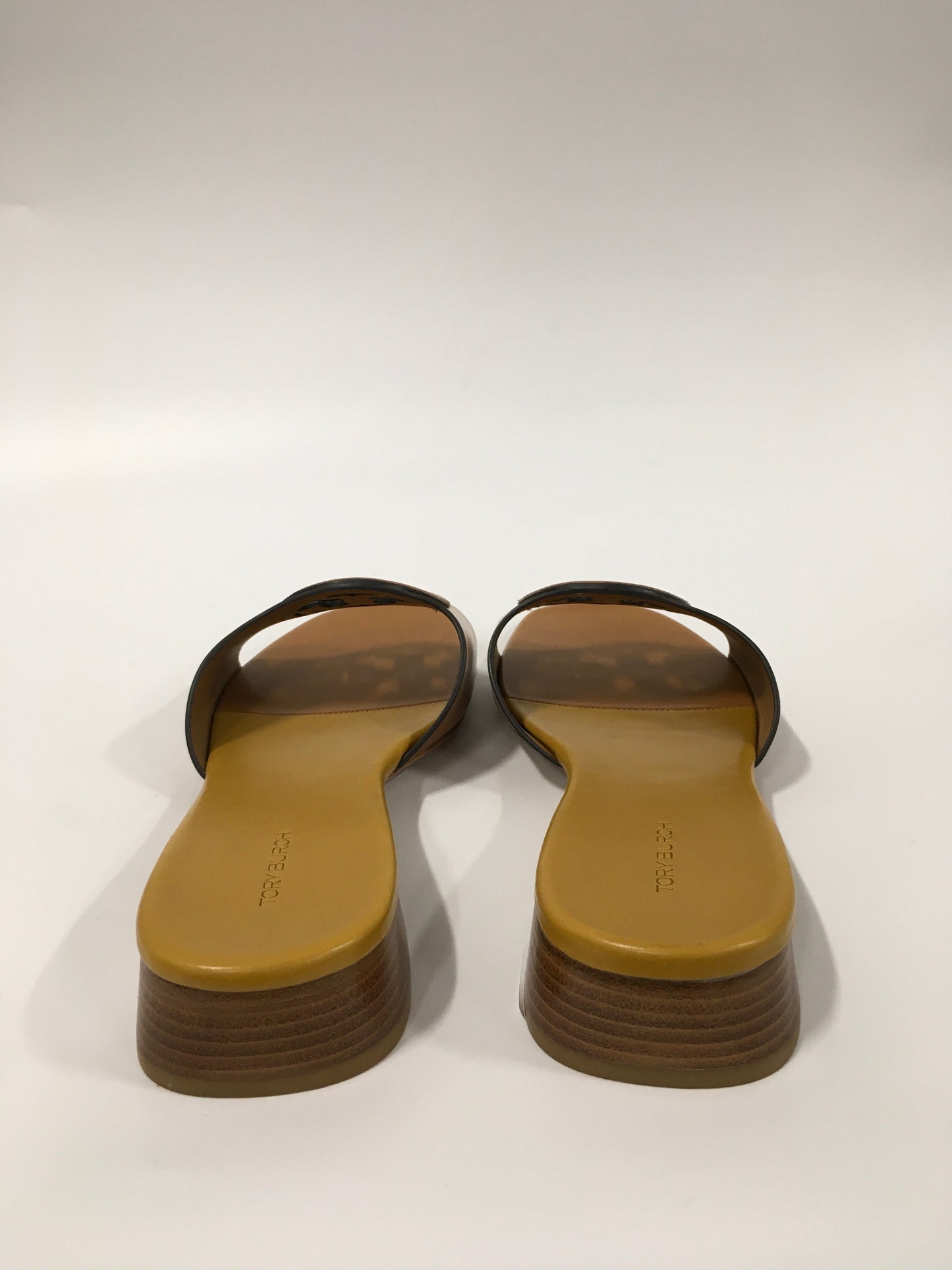 Sandals Designer By Tory Burch In Tan, Size: 9