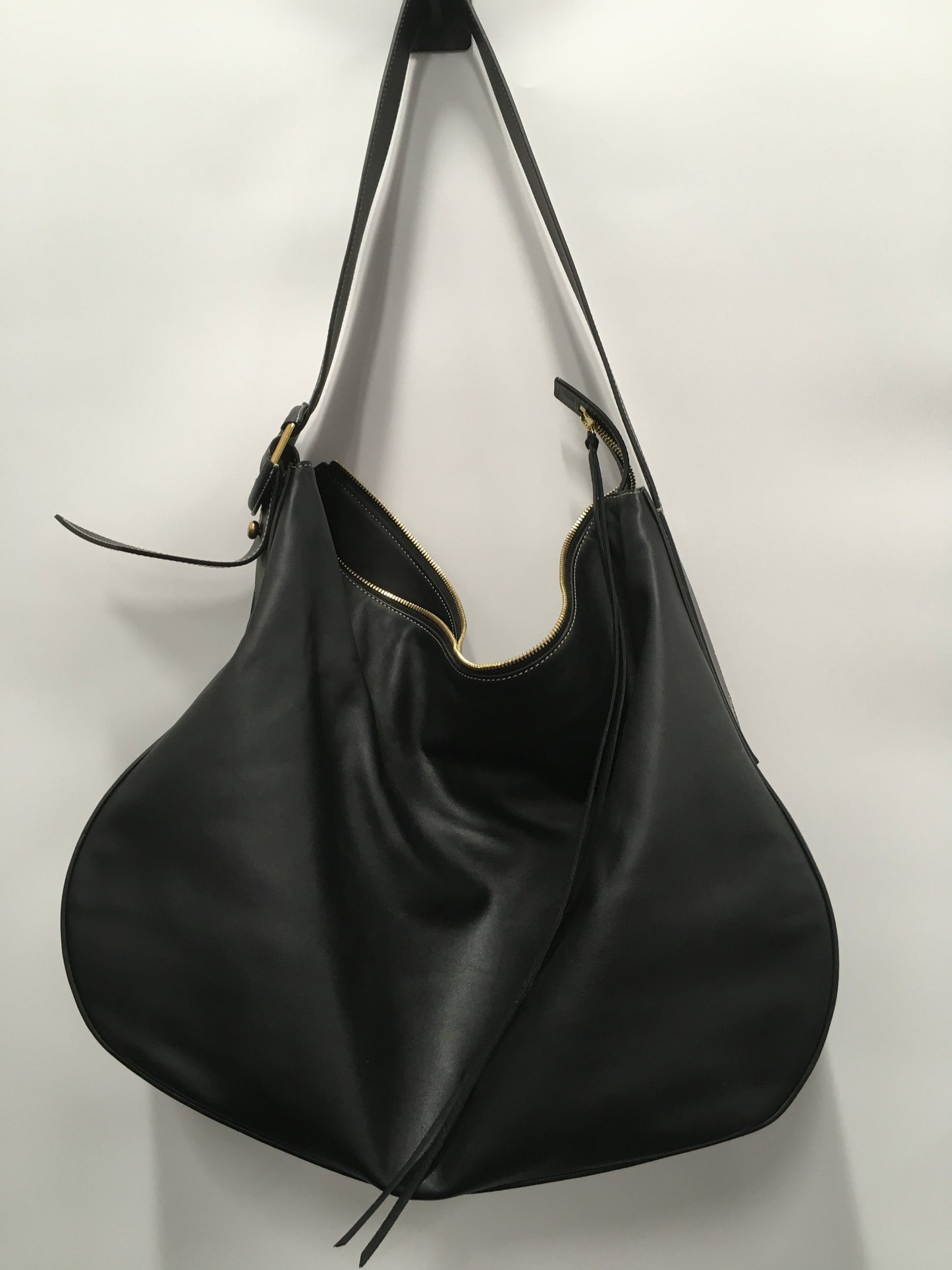 Handbag By Banana Republic  Size: Large