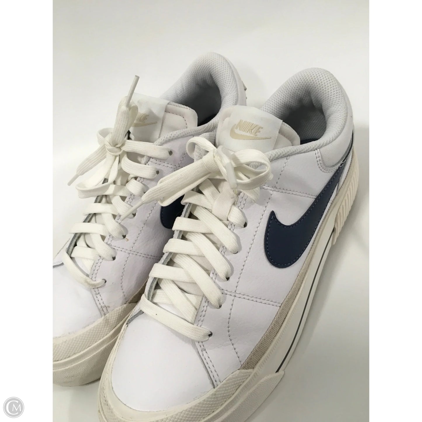 Shoes Sneakers By Nike In White, Size: 9