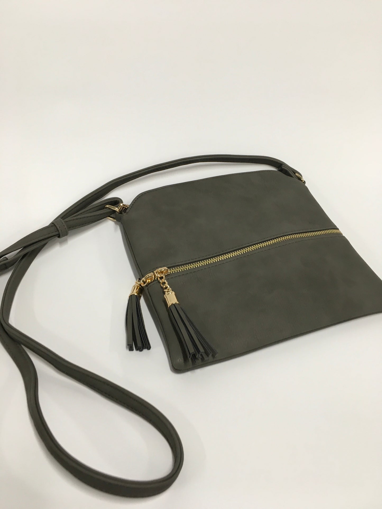 Crossbody By Clothes Mentor  Size: Medium