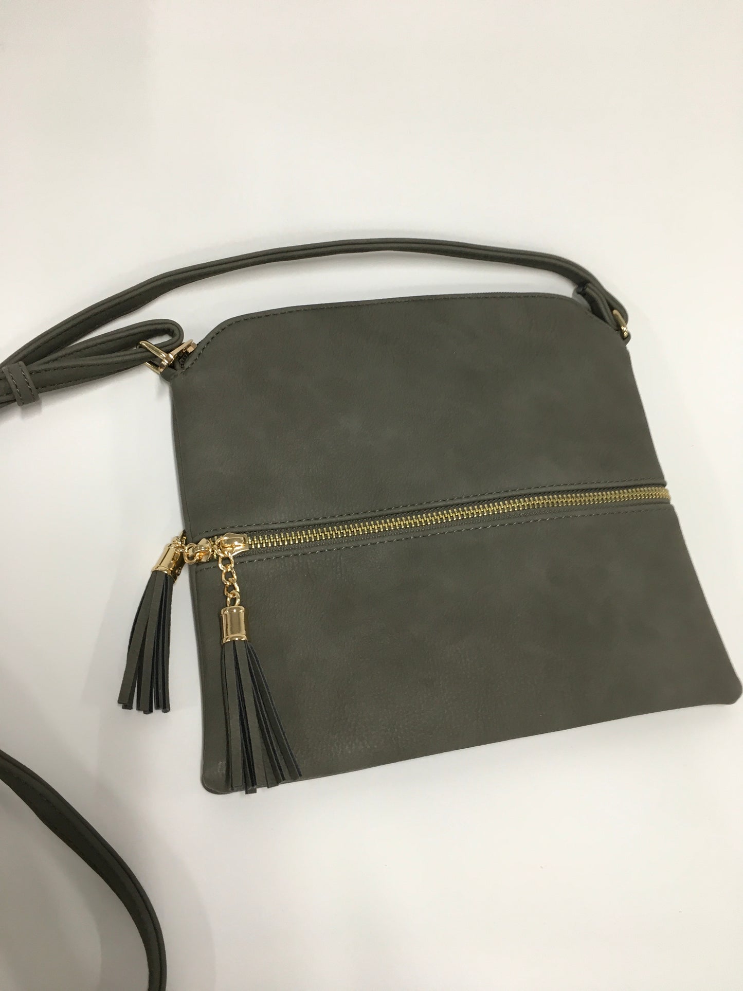 Crossbody By Clothes Mentor  Size: Medium