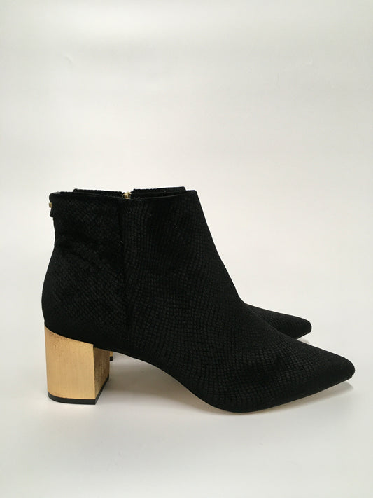 Boots Ankle Heels By Calvin Klein  Size: 8.5
